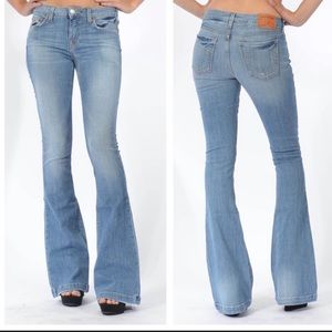 True Religion jeans emi size 27 light washed wide